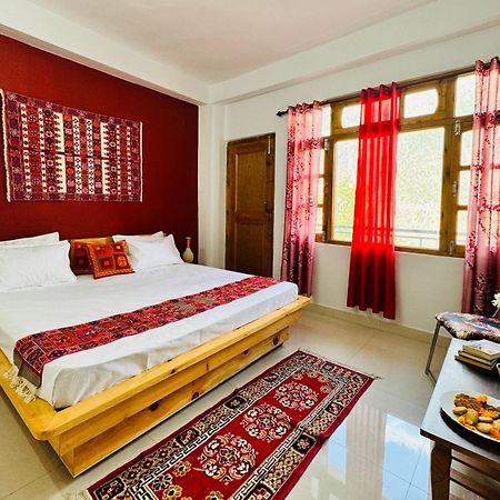 Pine View Retreat Homestay 卡尔帕 外观 照片